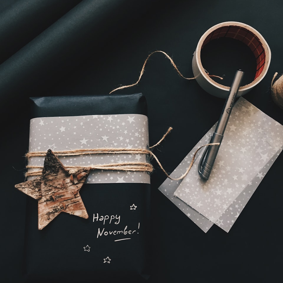 HDMI Gift Video Small Wood